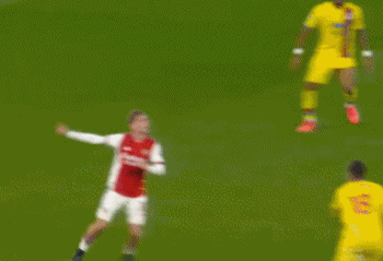 【博狗扑克】萨卡遭遇断腿式犯规引发争议 对手这都没吃红牌 【博狗扑克】萨卡遭遇断腿式犯规引发争议 对手这都没吃红牌