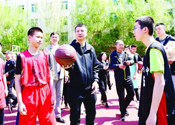 辽篮将士参与公益活动