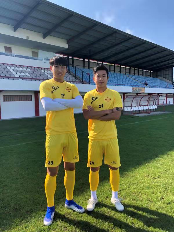 左起:顾伟康、李俊锋