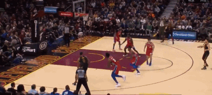 【影片】引爆笑!前隊友上演「五大糗」球傳替補席,這一幕還遭詹姆斯無情調侃:這球傳的好!-黑特籃球-NBA新聞影音圖片分享社區