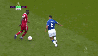 【博狗体育】利物浦惨绝!脚踝多次遭爆踹 裆部被踢却染黄|gif