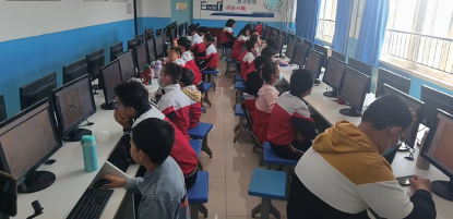 青云里小学赛场