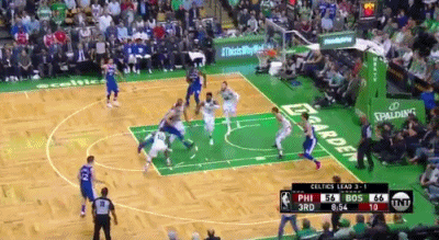 【影片】旋轉!跳躍!Simmons突破空中轉體上籃讓對手看懵了 這也可以?-黑特籃球-NBA新聞影音圖片分享社區