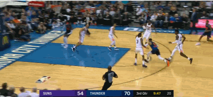 威少助攻諾埃爾暴扣