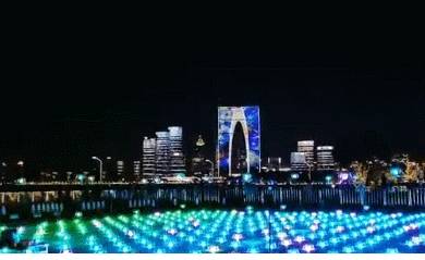 【博狗体育】震撼!苏州用绚丽的无人机表演 迎接中国女足凯旋