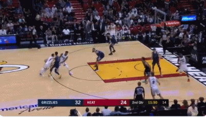 【影片】預定年度十佳灌籃!小Jones在合理衝撞區外完成逆天暴力隔扣!-黑特籃球-NBA新聞影音圖片分享社區