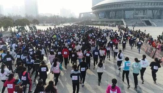 哈哈哈哈哈哈!2019年马拉松“沙雕”行为大全