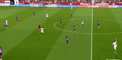 西甲-莱万破门费尔明建功 巴萨2-1塞维利亚