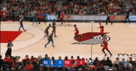 【影片】歡迎來到NBA!Aminu霸氣騎扣東契奇,還記得Kobe當年騎扣魔獸嗎?-黑特籃球-NBA新聞影音圖片分享社區