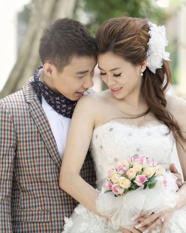 李宗伟与黄妙珠的婚纱照
