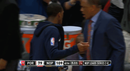 他才是真教練!領先28分,Rondo示意Gentry該換人了,立刻執行!-黑特籃球-NBA新聞影音圖片分享社區