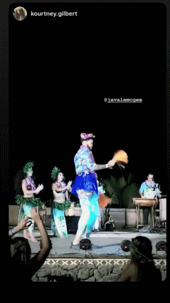 【影片】真的辣眼睛!McGee頭帶花環穿著流蘇裙,大跳夏威夷草裙舞!-黑特籃球-NBA新聞影音圖片分享社區