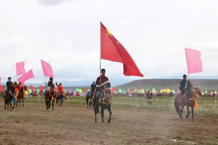天祝县“六月六”民族传统赛马会