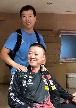 金泽洙为马琳推拿