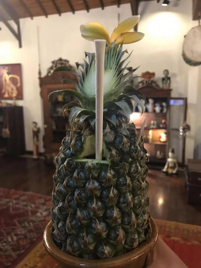 普利玛斯酒店欢迎宾客的特色菠萝汁