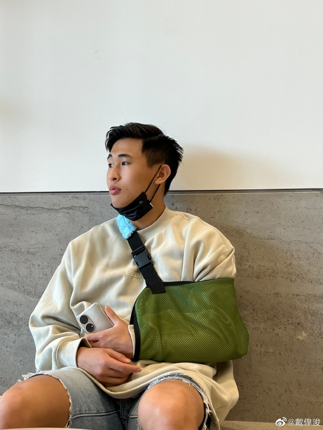 开云体育NBA唯一犹太球员谈欧文事件:他是很多人的榜样 开云体育NBA唯一犹太球员谈欧文事件:他是很多人的榜样