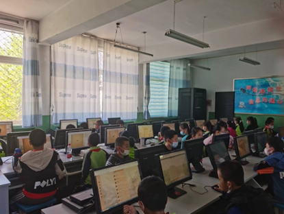 东港路小学赛场