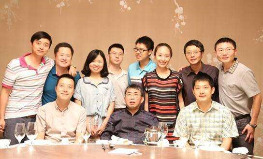 聂卫平与职业棋手弟子