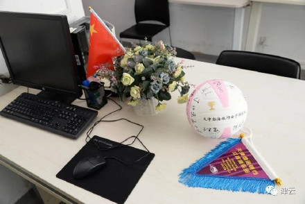 天津女排为奋战一线被感染专家送终身VIP主场门票年卡