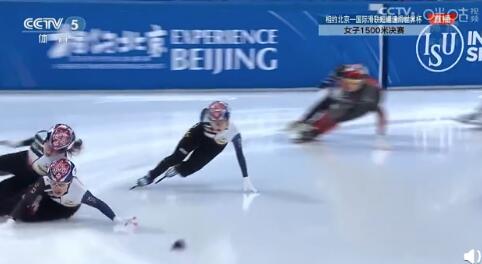 短道速滑1500米韩国选手内讧 直接将队友铲出赛道