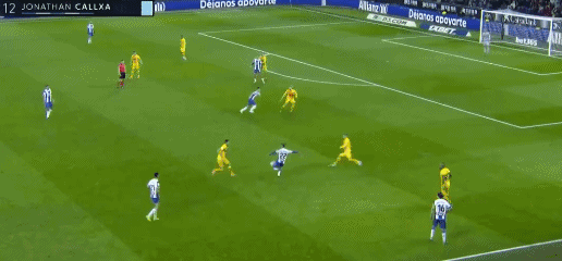 武磊洞穿巴萨球门