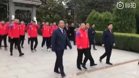 國乒將帥參觀南梁革命紀念館