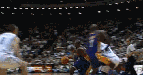 【經典回顧】歷史上的今天:Kobe騎扣新秀Howard、韋德隔扣Varejao,太殘暴了!-黑特籃球-NBA新聞影音圖片分享社區