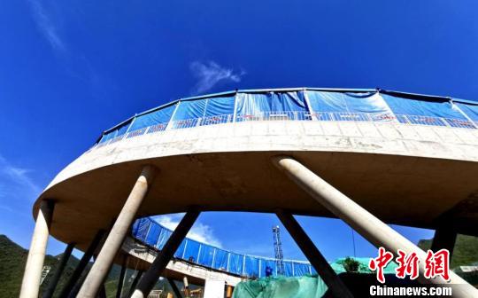赛道所有弯道主体施工全部完成。 芊烨 摄