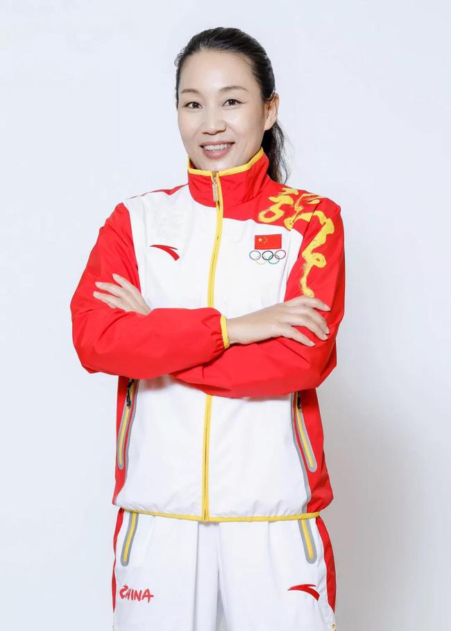 殷剑：中国帆板奥运首金传奇 一儿一女体育基因强