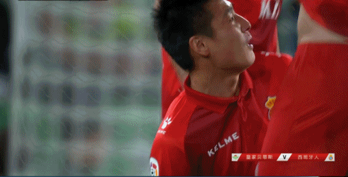【博狗体育】武磊这一细节让人动容!职业球员就该他这样|gif
