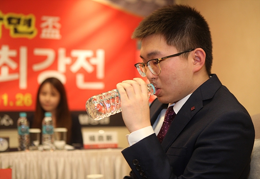 楊鼎新在比賽中