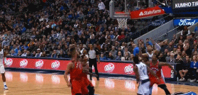 【影片】衝突!小牛硬漢1 V 5毫不畏懼,裁判英勇無懼第一時間阻止衝突!-黑特籃球-NBA新聞影音圖片分享社區