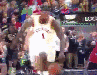 【影片】後坐力太大?NBA第一戲精妙傳後竟被空氣「擊倒」在地!-Haters-黑特籃球NBA新聞影音圖片分享社區