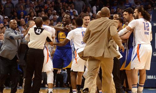 都是戏精　NBA球场暴力升级？