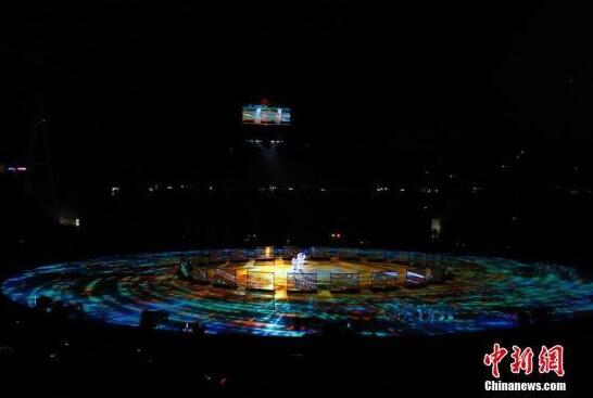 资料图:当地时间2月25日,2018平昌冬奥会闭幕式在平昌奥林匹克体育场举行,现场演出精彩夺目。