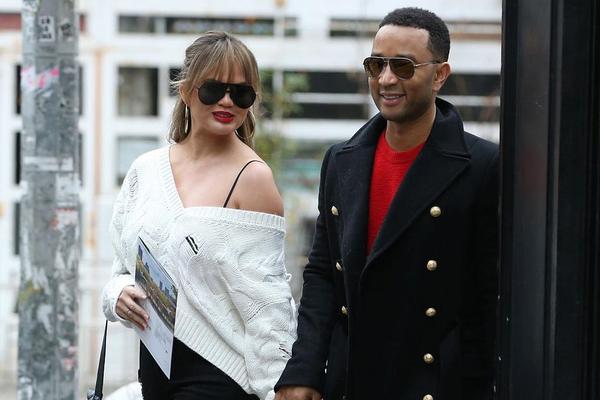 阿迪达斯清风系列