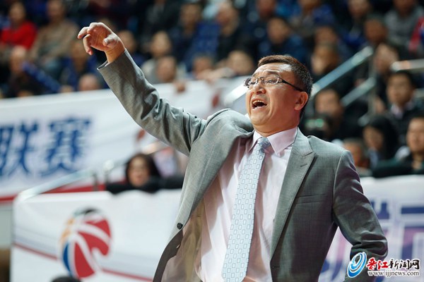 范斌王哲林受伤期间将锻炼更多本土球员