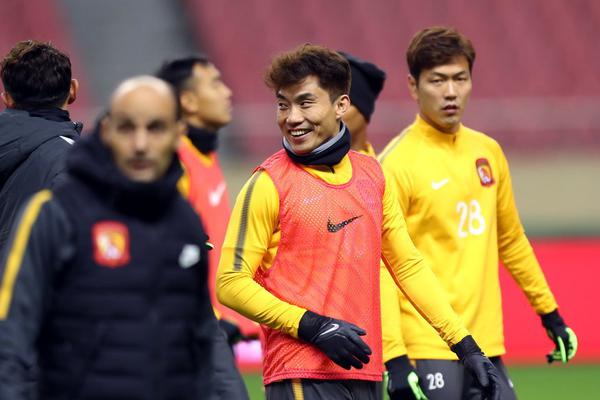 记者：海港错失良机后穆斯卡特并非被“气”走，而是抽空上个厕所