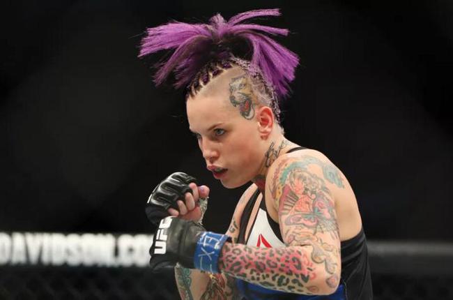 澳洲女子MMA名将贝克-罗林斯