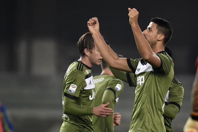 意甲-伊瓜因破球荒 尤文多打2人2-0客胜暂升榜