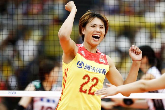 曾春蕾2018年首秀短暂出场 膝伤暂未完全康复