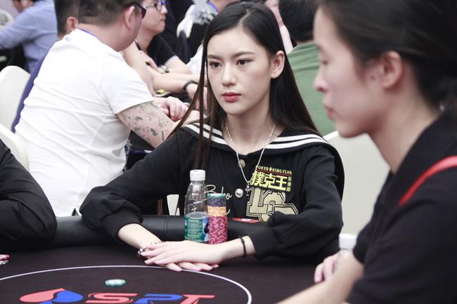 美女选手17妹