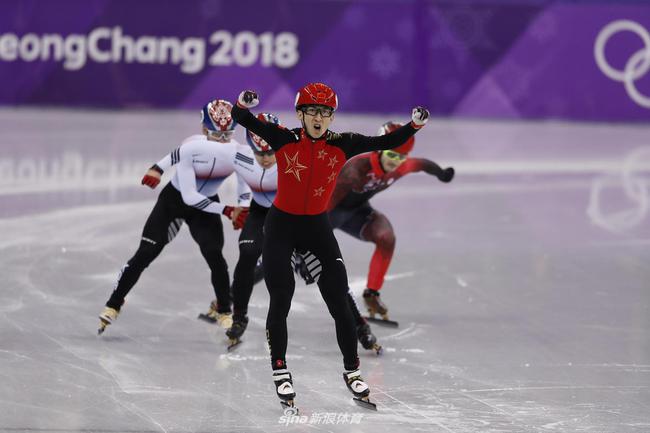 武大靖2022北京冬奥会,2022年北京冬奥会会徽 武大靖翻开历史新篇章舍我其谁未来在他冰刀下