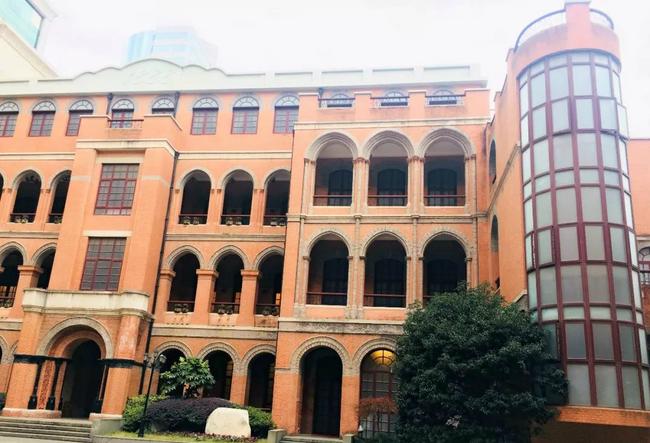 ≮项目≯飞镖旋风来袭--上海市商贸旅游学校飞