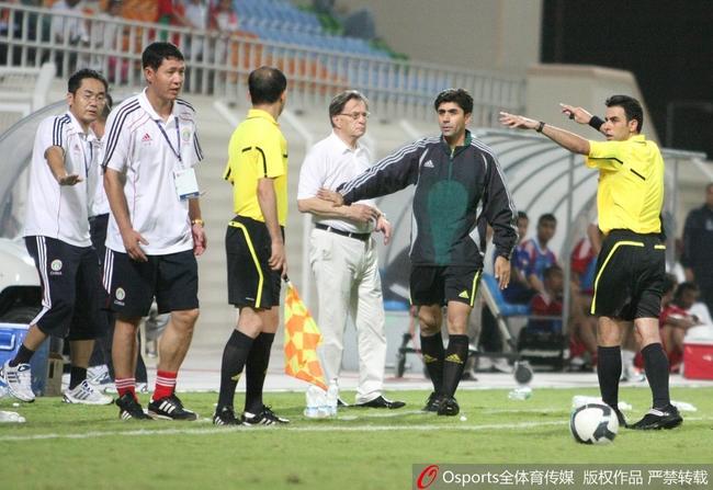 前国奥功勋主帅〔¨中国〕:中国怎会被裁判欺