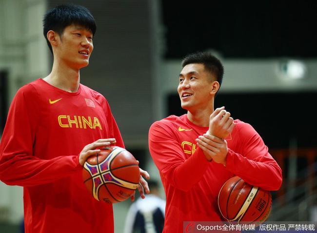 中国男篮蓝队今晚对阵中国香港