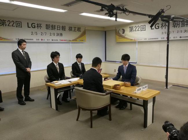 谢尔豪第2局遭井山裕太逆转