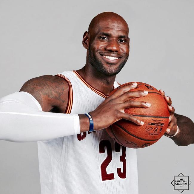 詹姆斯光頭造型