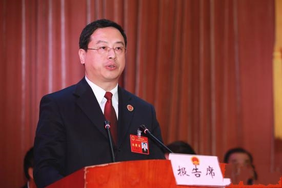 范思泓作的市人民检察院工作报告（摘登）