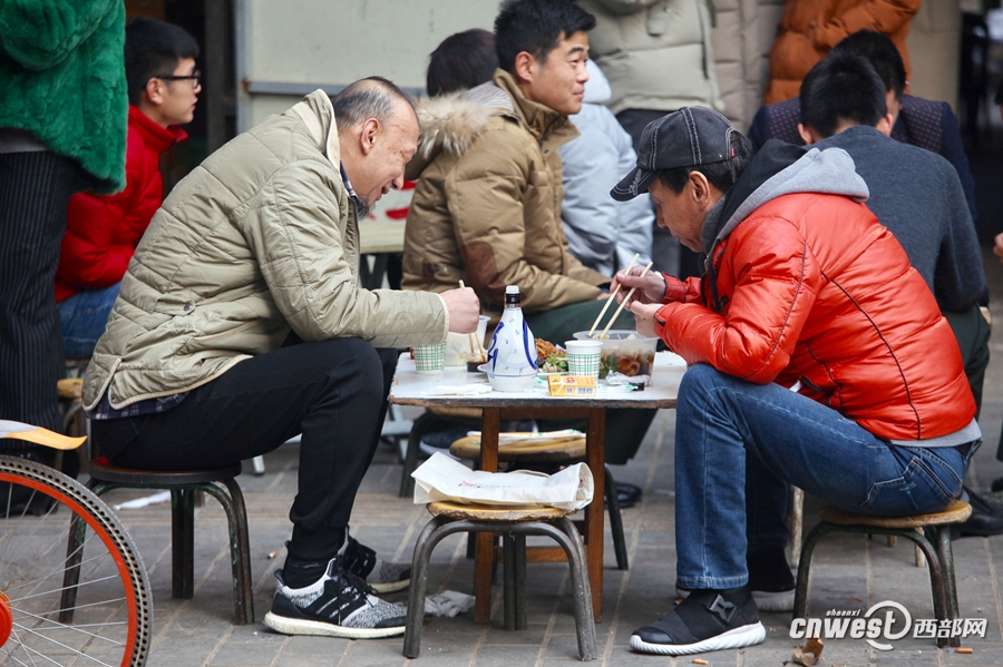 老总吃饺子_吃饺子卡通图片